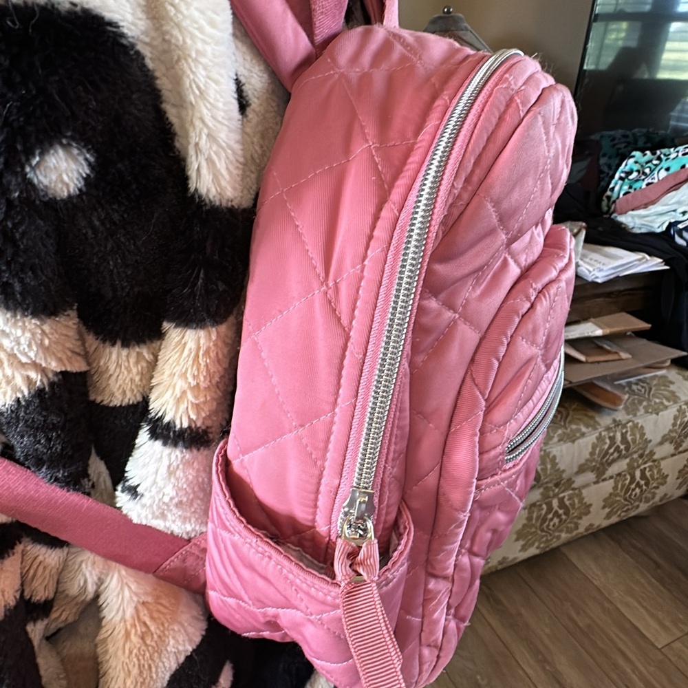 Good condition Vera Bradley Performance Twill in Strawberry Ice Color. - Picture 4 of 9
